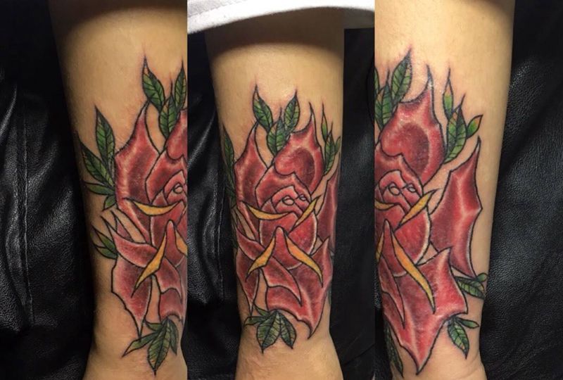 疤痕遮盖纹身图片_成品手臂欧美植物修改遮盖玫瑰纹身图案