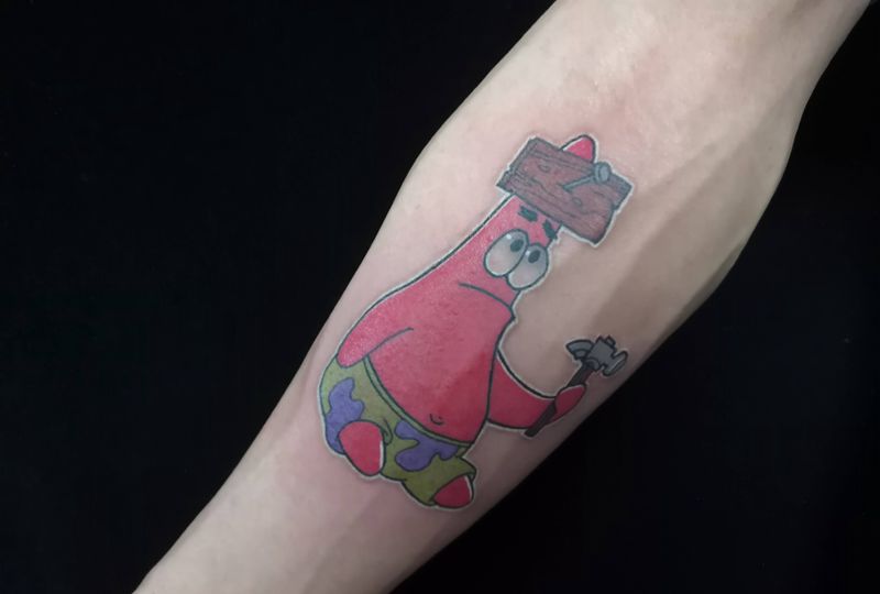 派大星纹身图片_手部New School纹身图案