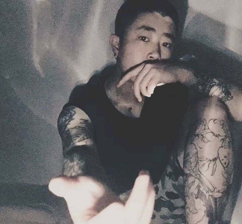 纹身秀了秀纹身图片_腿部新传统纹身图案