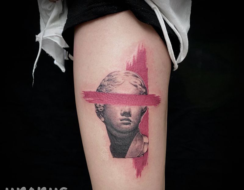 维纳斯  具象与抽象直接的对撞纹身图片_腿部欧美写实维纳斯纹身图案