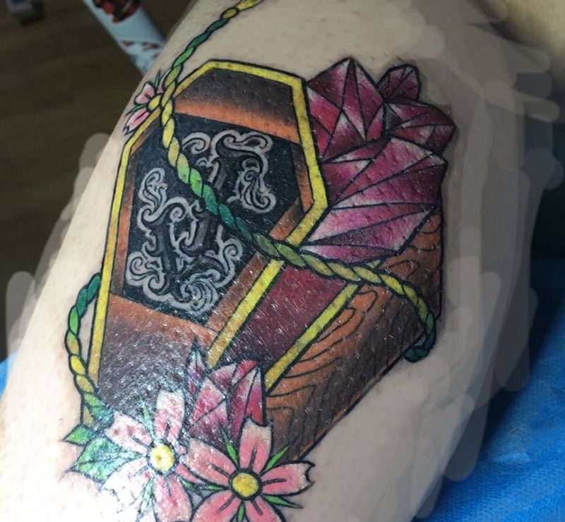 昨天的纹身图片_成品手稿欧美原创花体字水晶棺材纹身图案