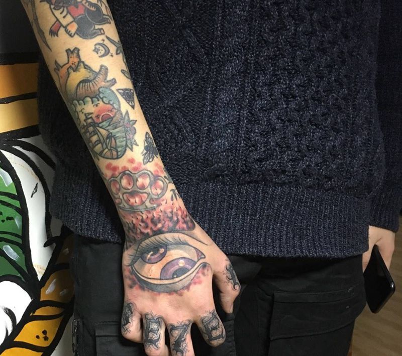 今天的手指纹身图片_成品手臂欧美字符奇卡诺花体字匪气纹身图案