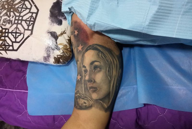 人物肖像纹身图片_手臂欧美写实纹身图案