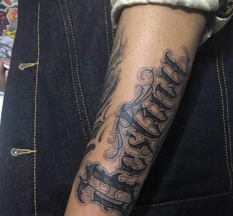 奇卡诺手写字体纹身图片_成品手稿欧美写实字符奇卡诺花体字匪帮纹身图案