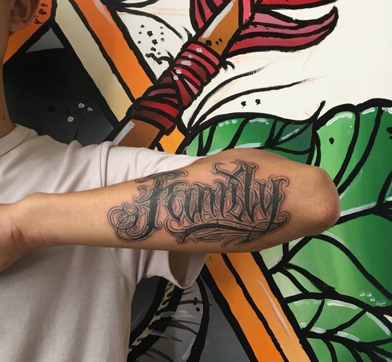 今天字体纹身图片_成品手臂欧美字符奇卡诺花体字纹身图案