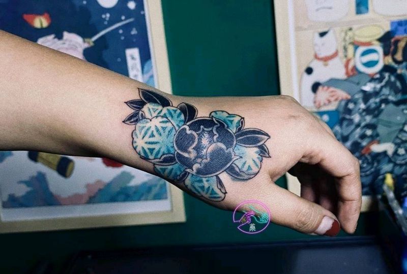 老纹身遮盖纹身图片_手部老传统新传统纹身图案