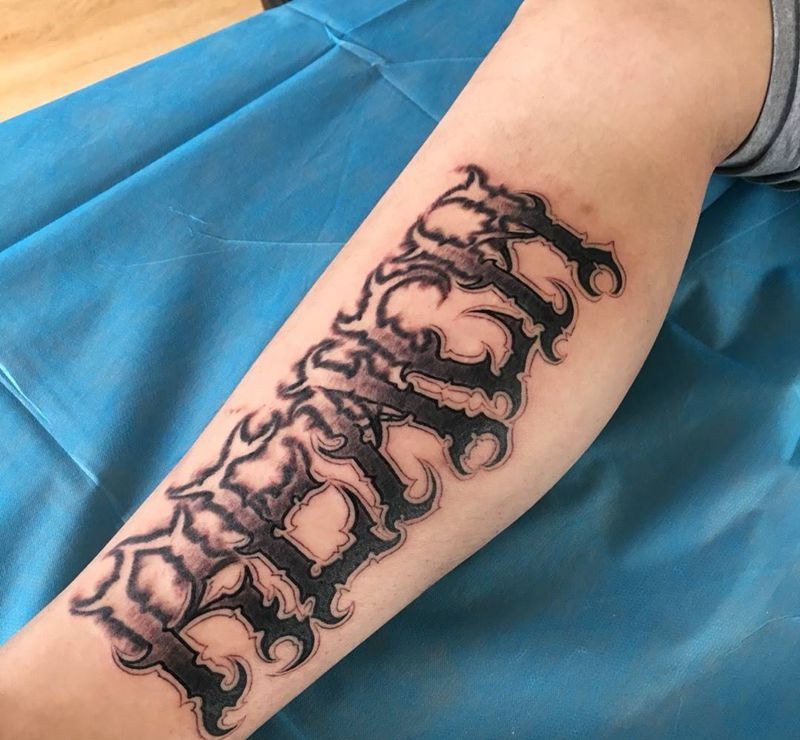 奇卡诺手写字体纹身图片_成品腿部欧美字符奇卡诺匪气花体字纹身图案