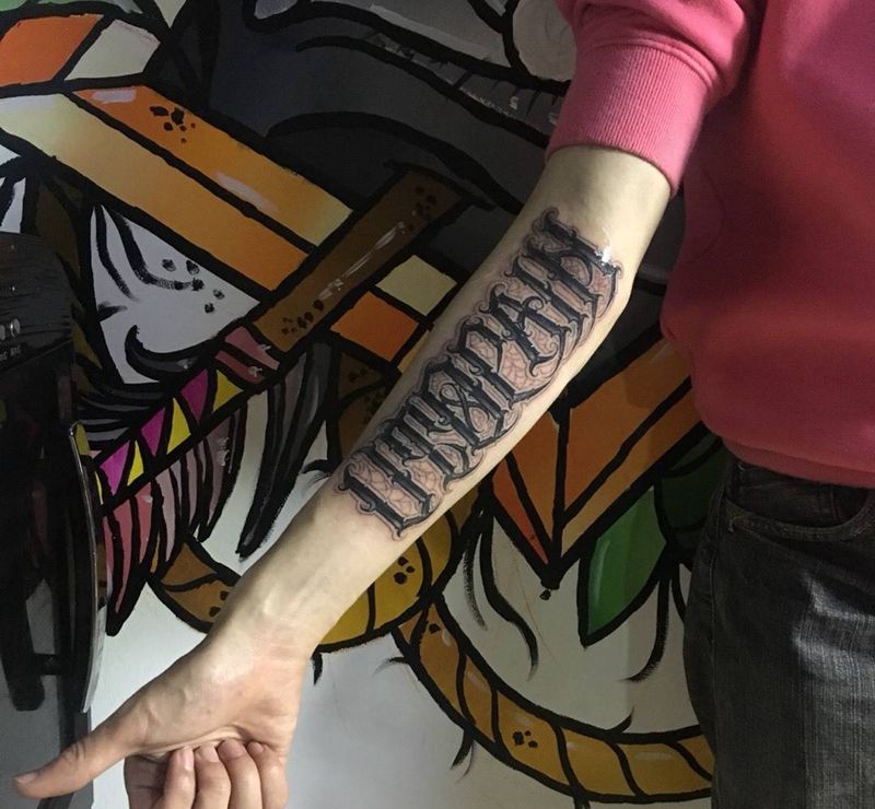 奇卡诺手写字体纹身图片_成品手臂欧美字符花体字匪气奇卡诺纹身图案