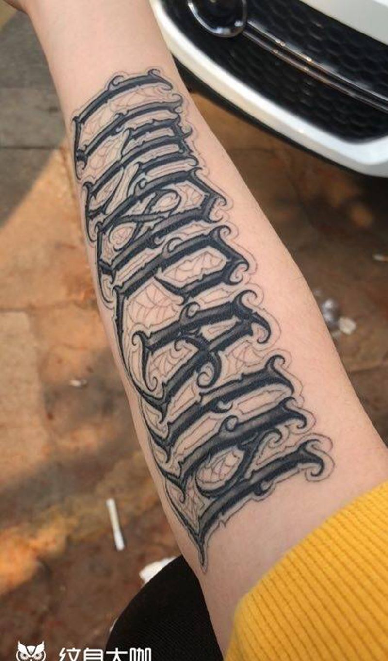 恢复后纹身图片_成品手臂字符欧美奇卡诺花体字匪气纹身图案
