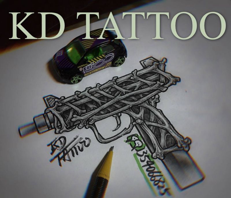 UZI纹身图片_Old SchoolUZI纹身图案