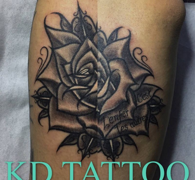 今天图纹身图片_手臂Old School玫瑰纹身图案