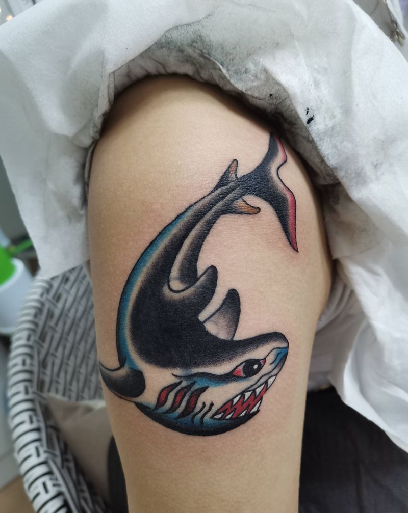 遮盖小鲨鱼纹身图片_手臂Old School纹身图案