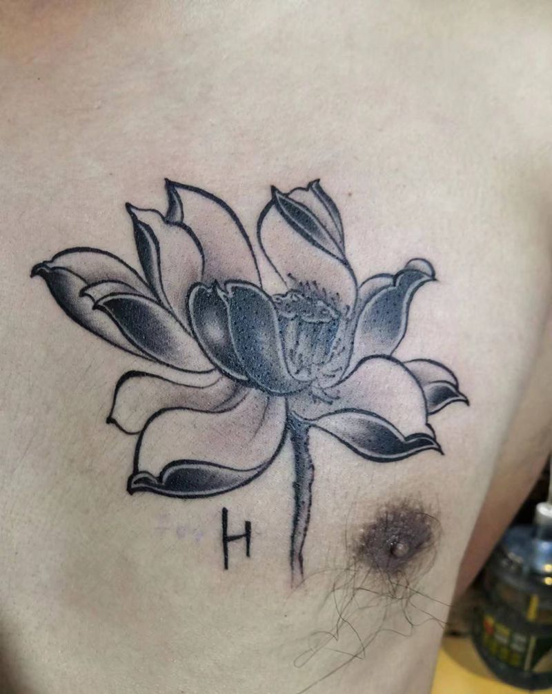 荷花纹身图片_胸部新传统纹身图案