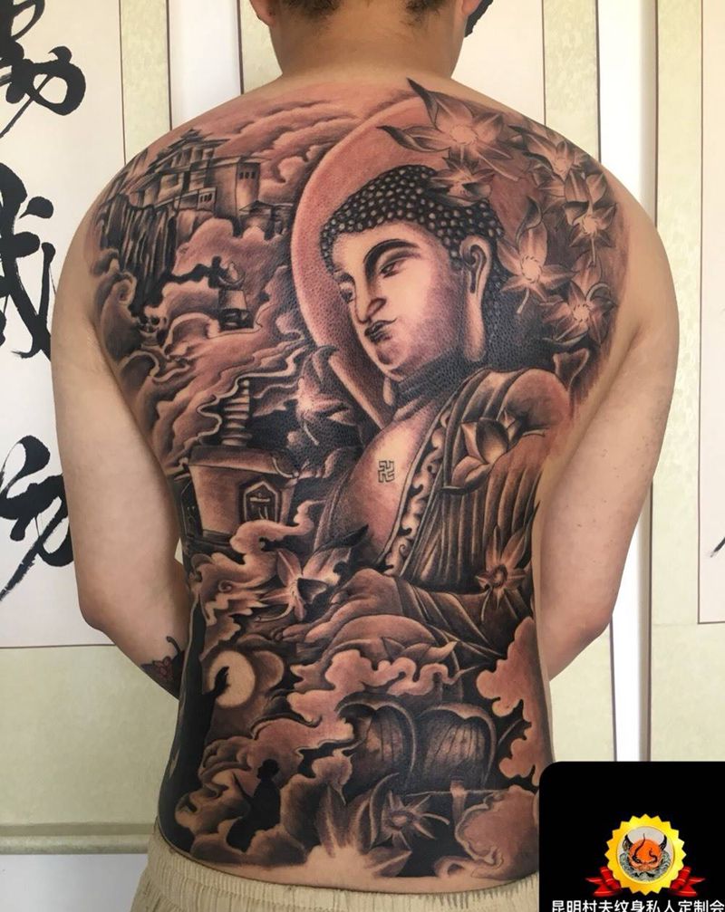 满背佛纹身图片_背部新传统佛纹身图案