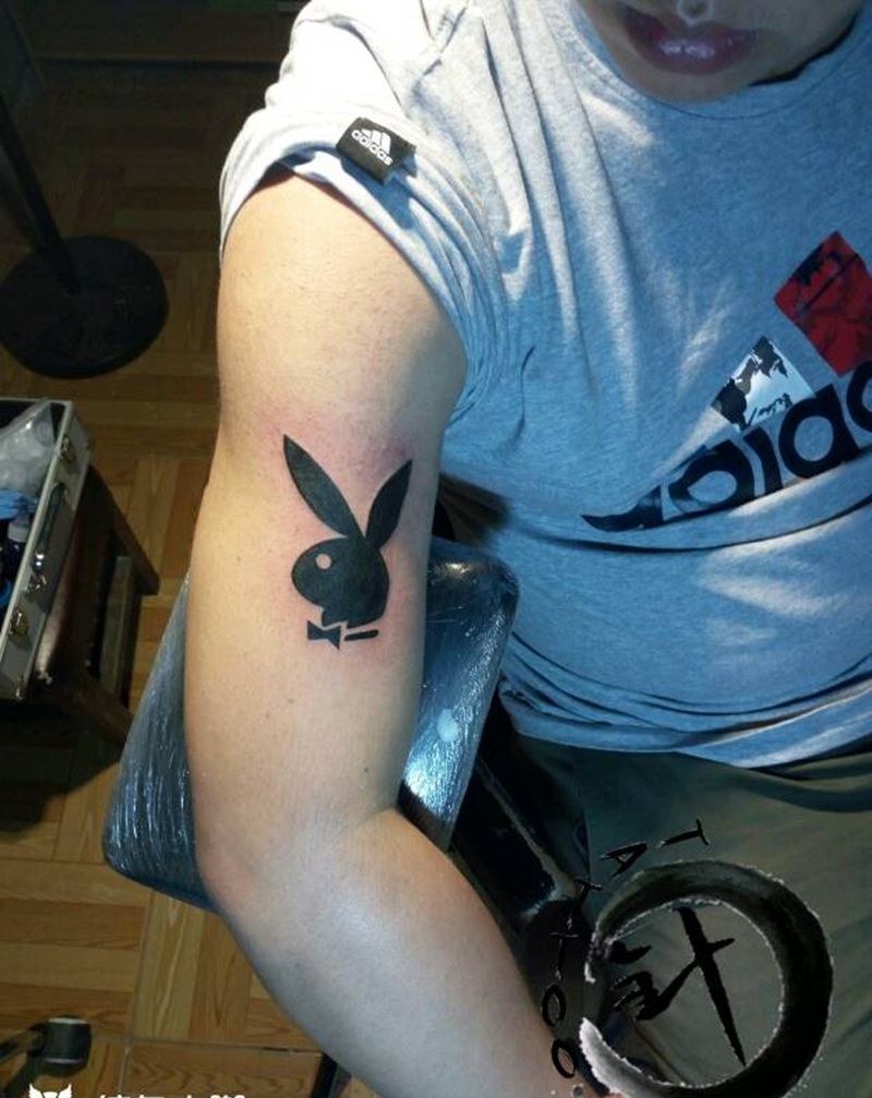 兔子纹身图片_手臂清新图腾原创小白刺青塔图 针成品纹身图案