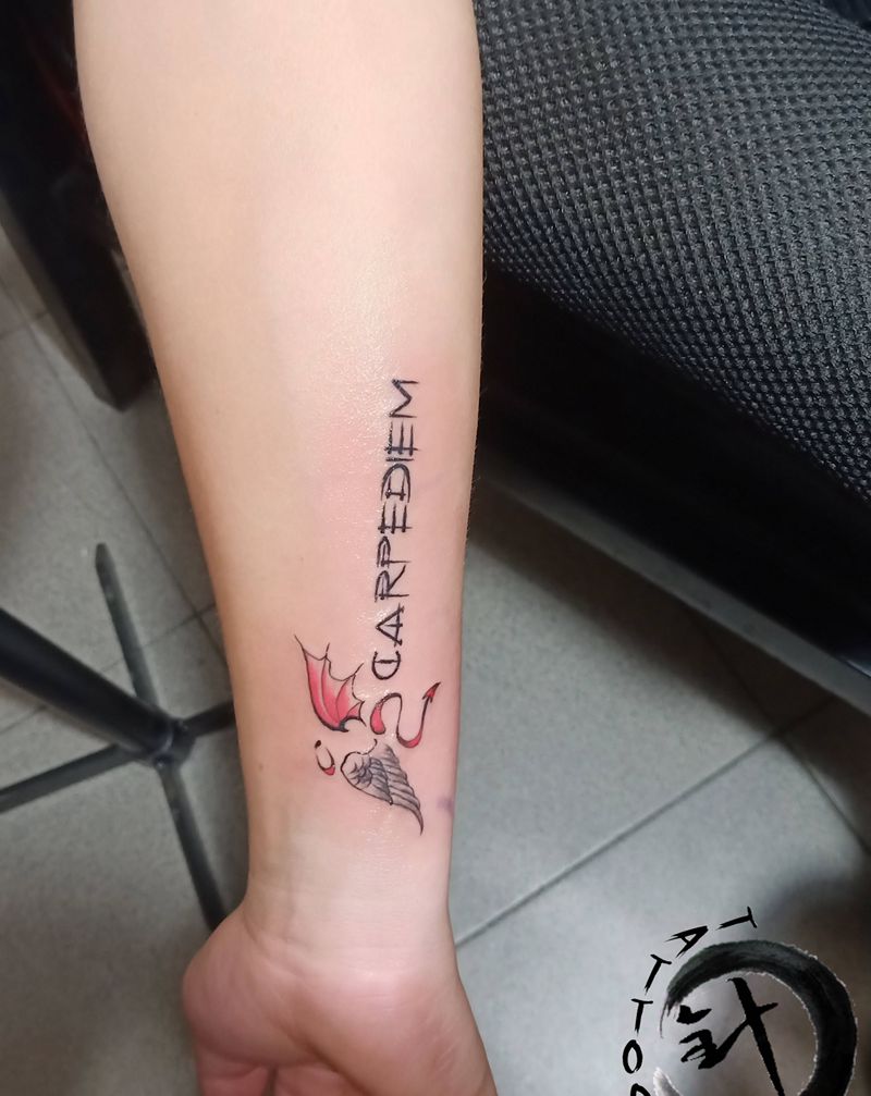 字母纹身图片_手臂水彩字母纹身图案