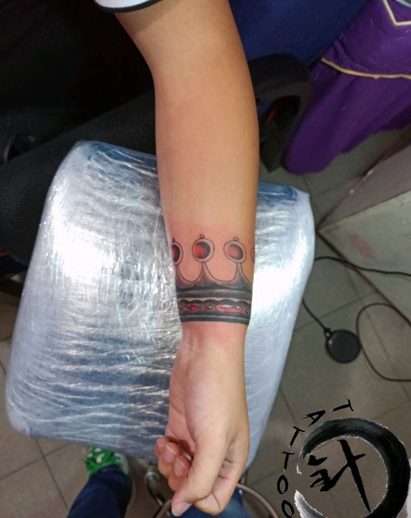 皇冠纹身图片_手臂欧美原创小小白刺塔图~针成品纹身图案