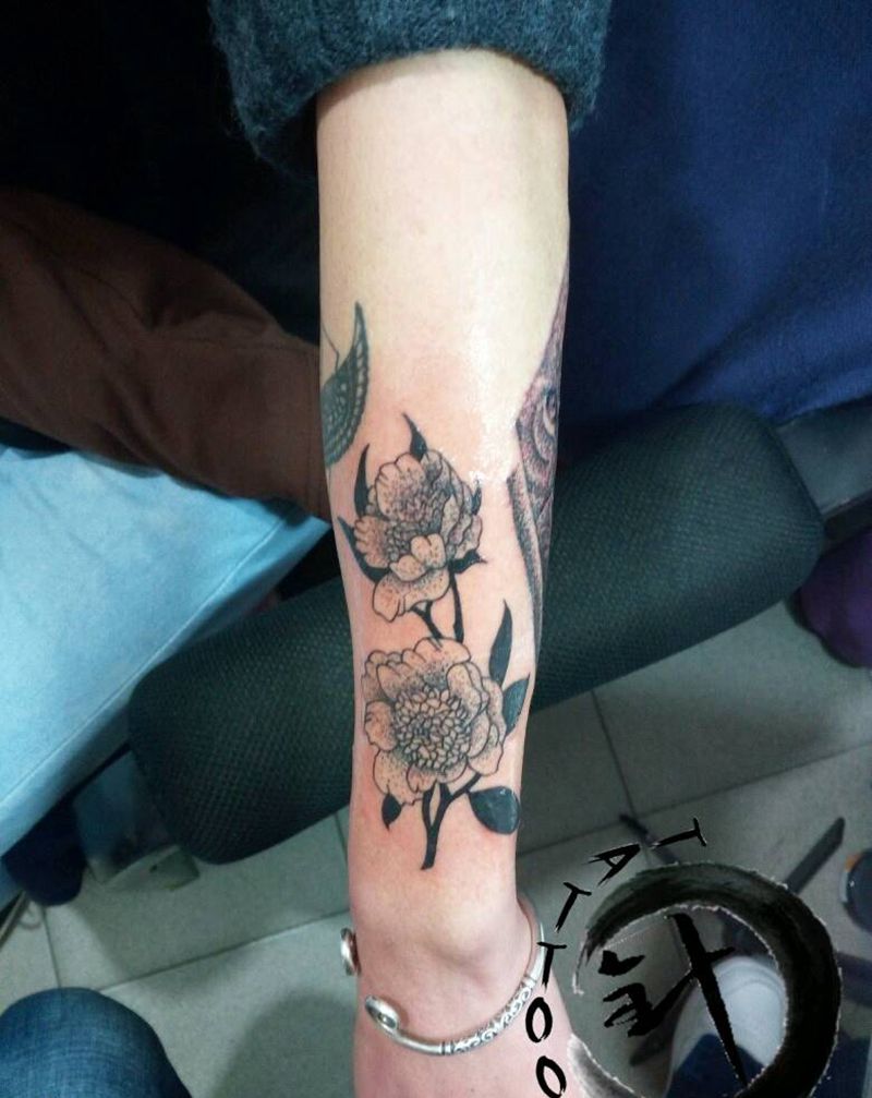 玫瑰纹身图片_手臂欧美植物原创小白刺青塔图~针成品纹身图案