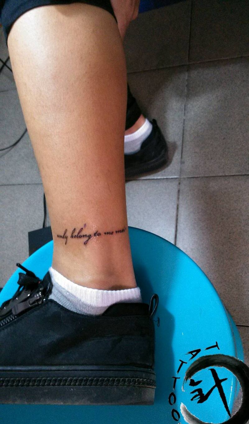 字母纹身图片_腿部清新字符原创小白刺青塔图 针成品纹身图案