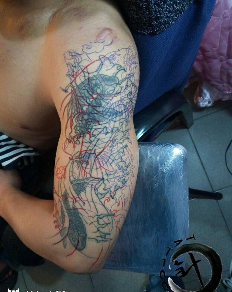 鱼|修改遮盖|半成品纹身图片_手臂传统动物原创遮盖修改半成品小白刺青塔图 针纹身图案