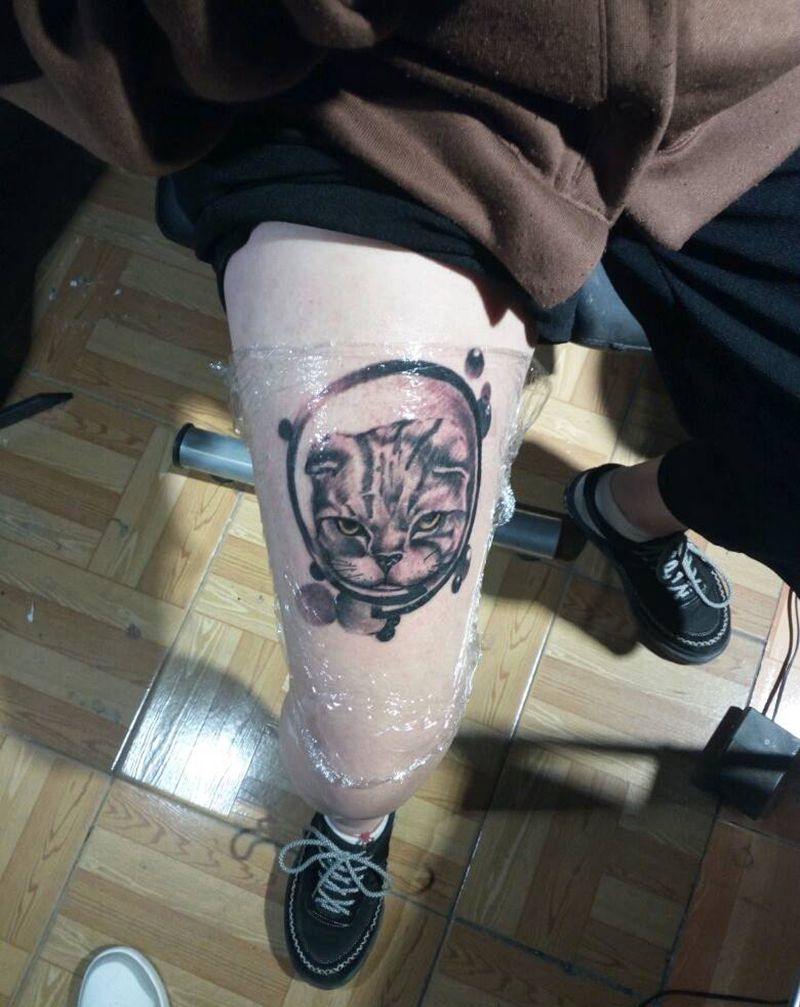 喵喵…纹身图片_腿部欧美写实动物原创小白刺青塔图 针成品纹身图案