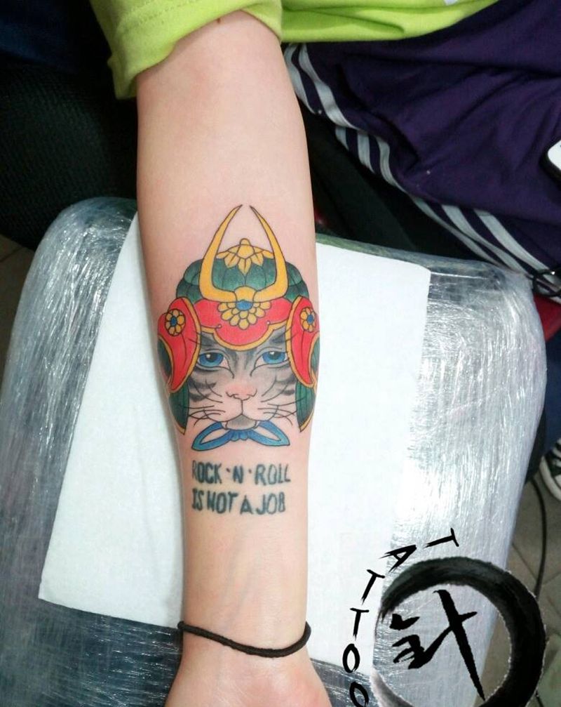 武士猫纹身图片_手臂欧美动物情侣原创小白刺青塔图~针成品纹身图案