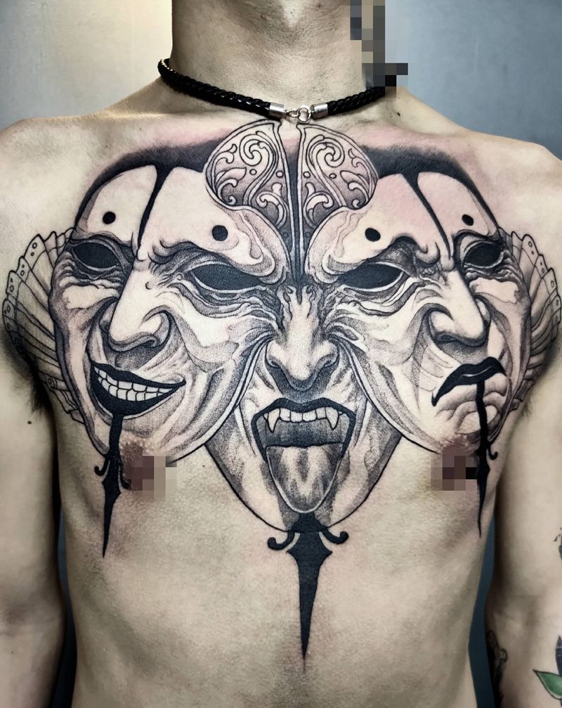 面具花胸纹身图片_胸部纹身图案