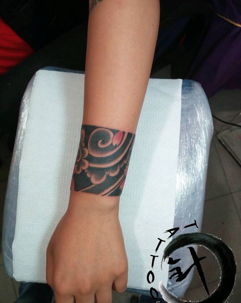 #手环#遮盖#纹身图片_手臂传统图腾原创小小白刺塔图*针遮盖成品纹身图案