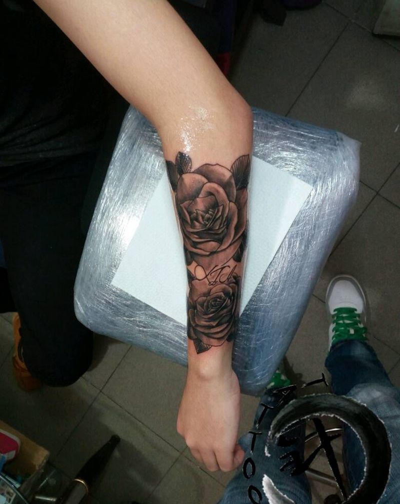 玫瑰纹身图片_手臂欧美植物原创小白刺青塔图~针成品纹身图案