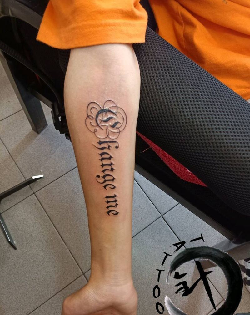 字母纹身图片_手臂图腾花体字字母纹身图案