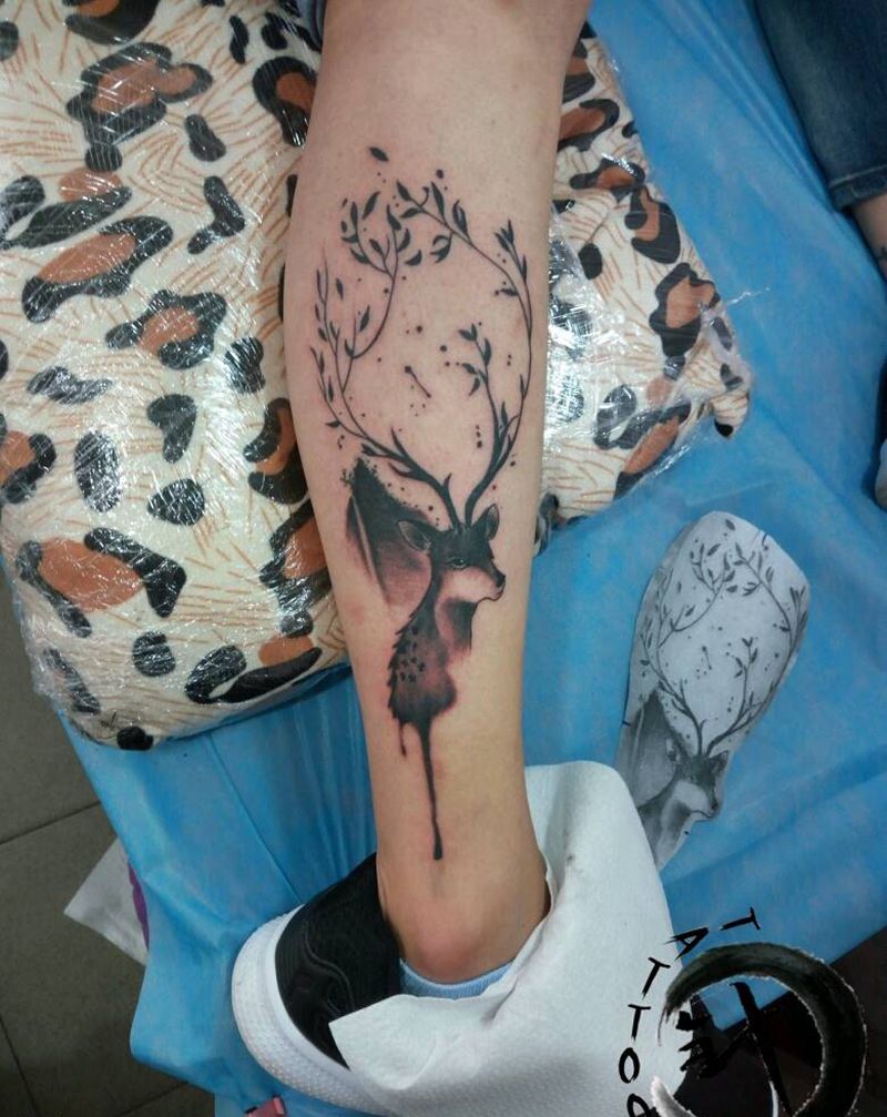 鹿纹身图片_腿部清新动物原创小白刺青塔图~针成品纹身图案