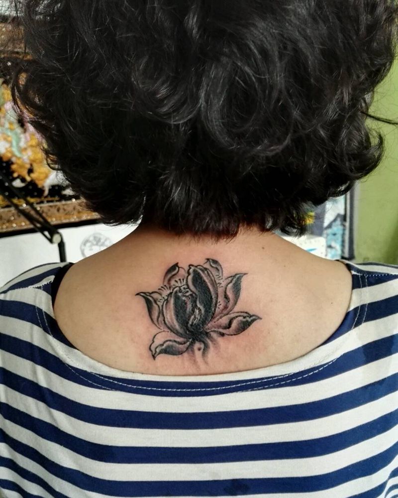 莲花真是万能遮盖啊纹身图片_颈部纹身图案