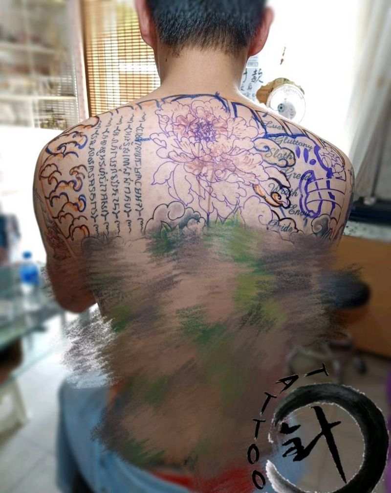 遮盖纹身图片_背部老传统遮盖老传统纹身图案