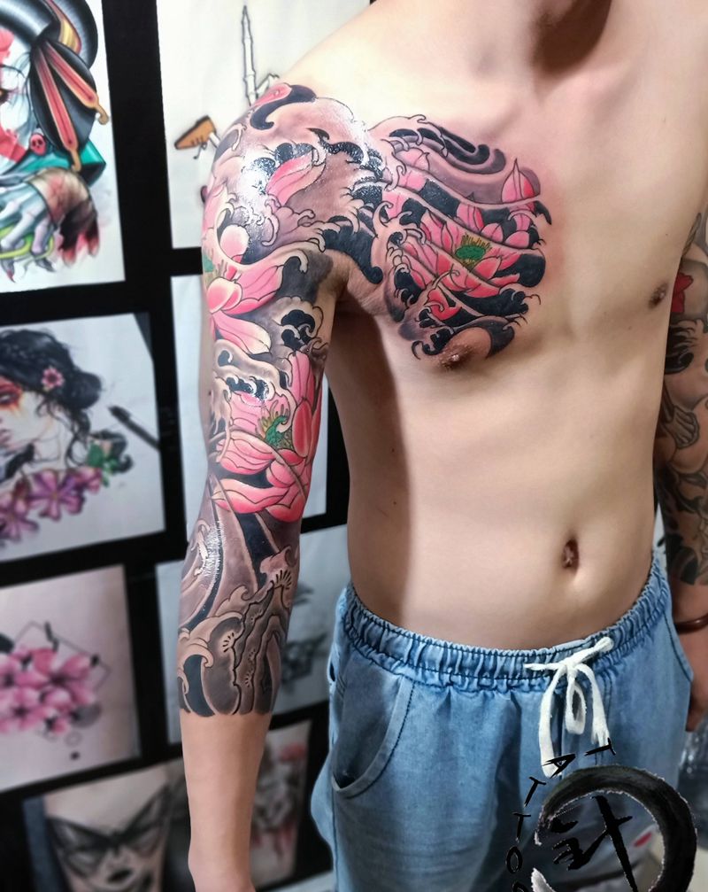 莲花半甲纹身图片_手臂胸部新传统老传统莲花半甲荷花纹身图案
