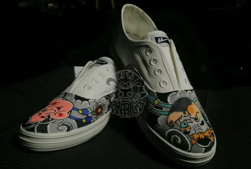 手绘鞋周边纹身图片_老传统纹身图案