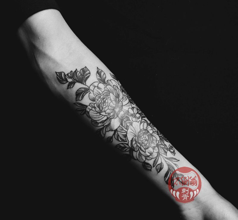素花纹身图片_手臂纹身图案