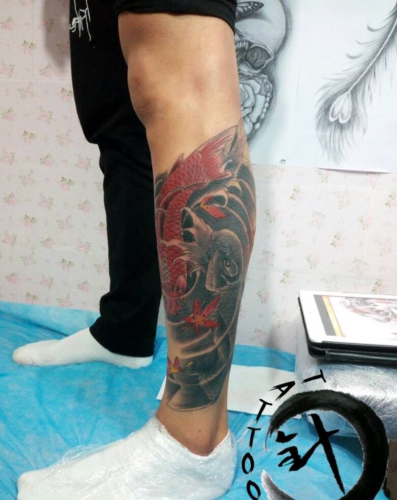 双鱼纹身图片_腿部传统动物原创小白刺青塔图~针成品纹身图案