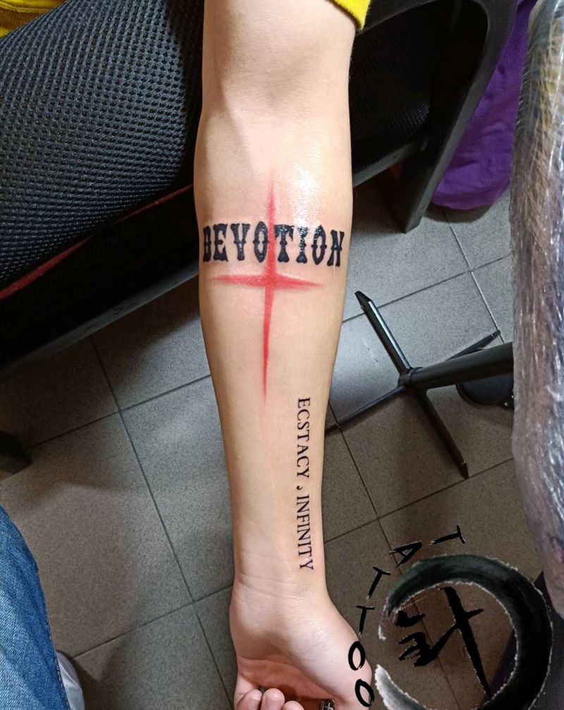 字母纹身图片_手臂图腾字母纹身图案