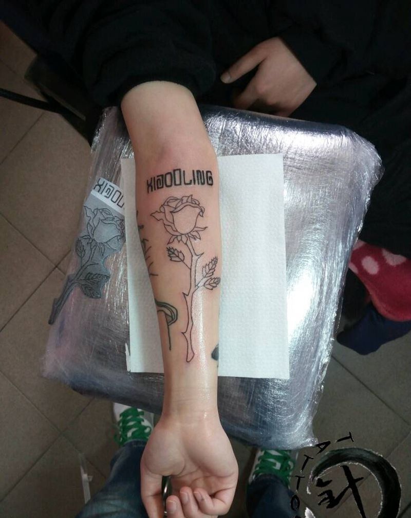 玫瑰纹身图片_手臂清新几何原创小白刺青塔图 针成品纹身图案