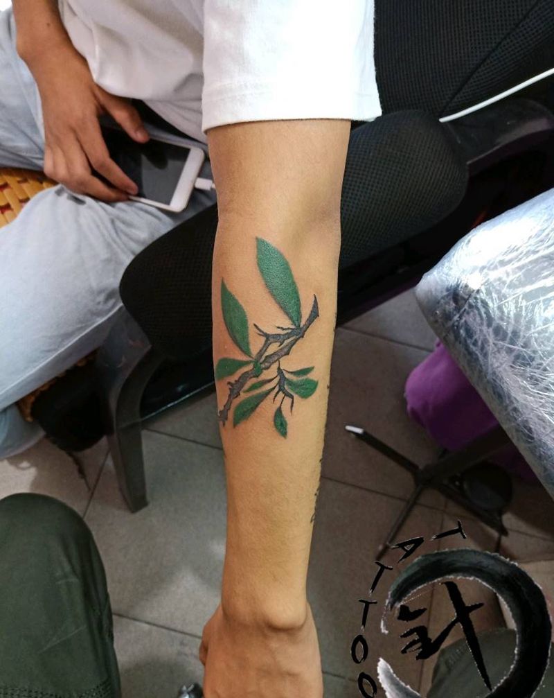 叶子纹身图片_手臂叶子纹身图案