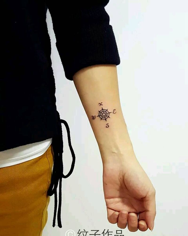 指南针纹身图片