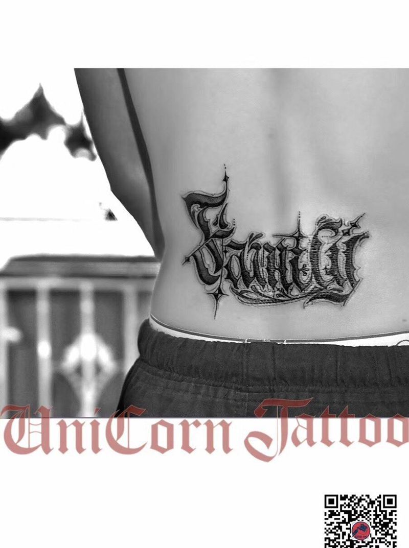 花体字family纹身图片_成品腰部欧美原创纹身图案