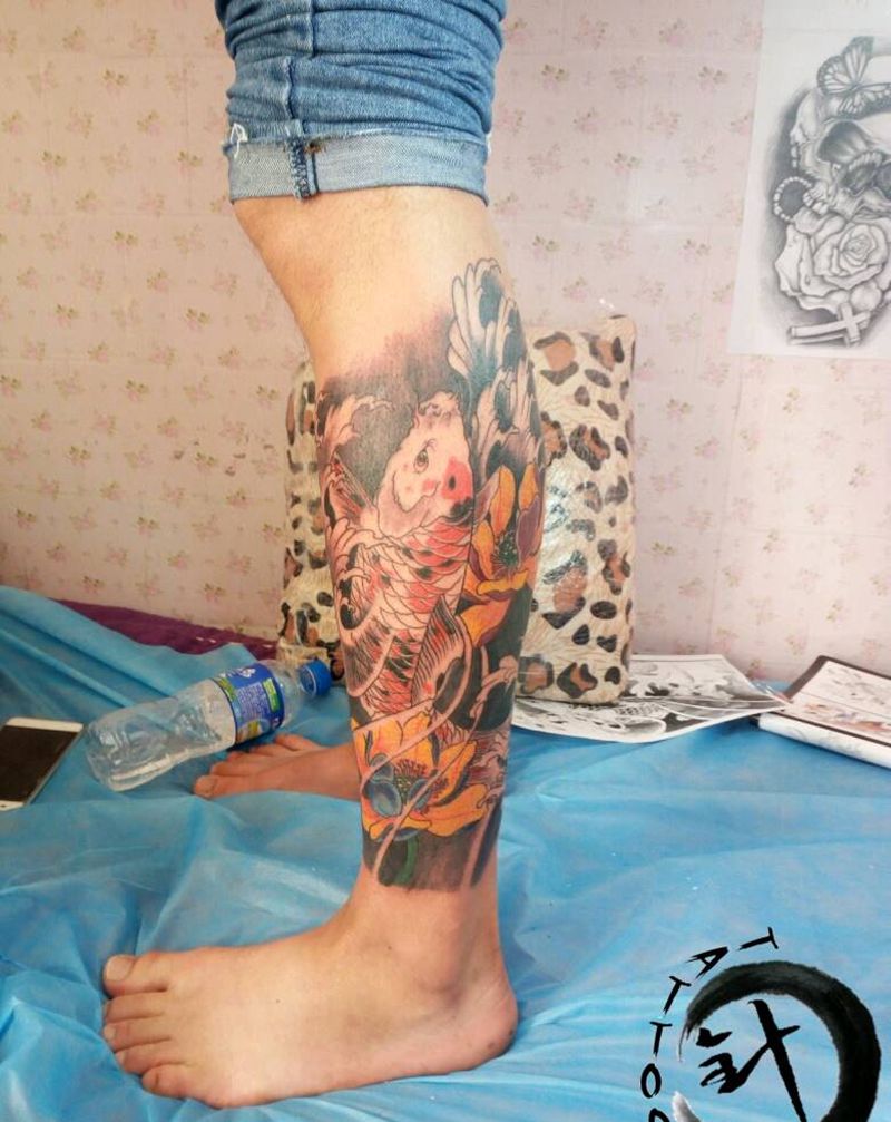 鱼纹身图片_腿部传统动物原创小白刺青塔图 针成品纹身图案