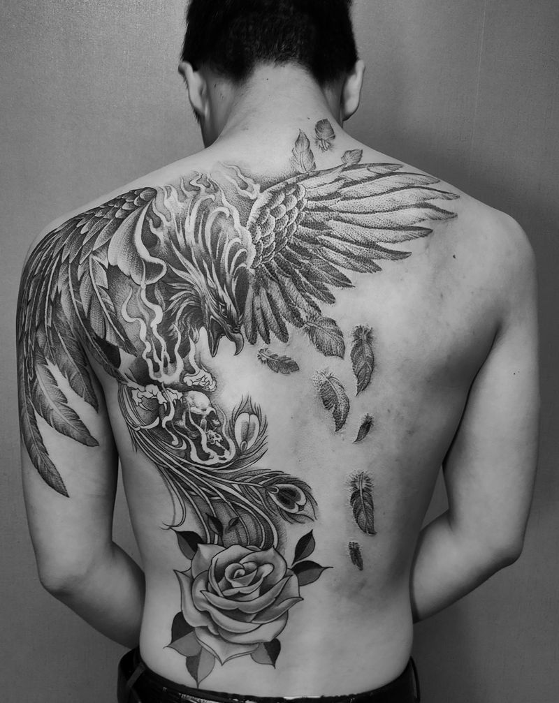 凤凰纹身图片_背部新传统纹身图案