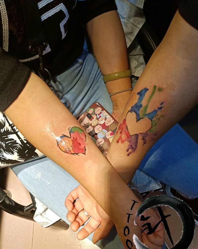 情侣纹身图片_手臂水彩水墨情侣纹身图案