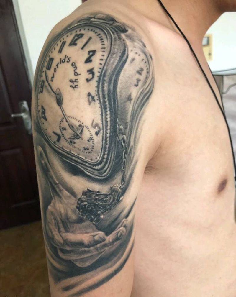 扭曲的时钟纹身图片_欧美写实黑灰纹身图案