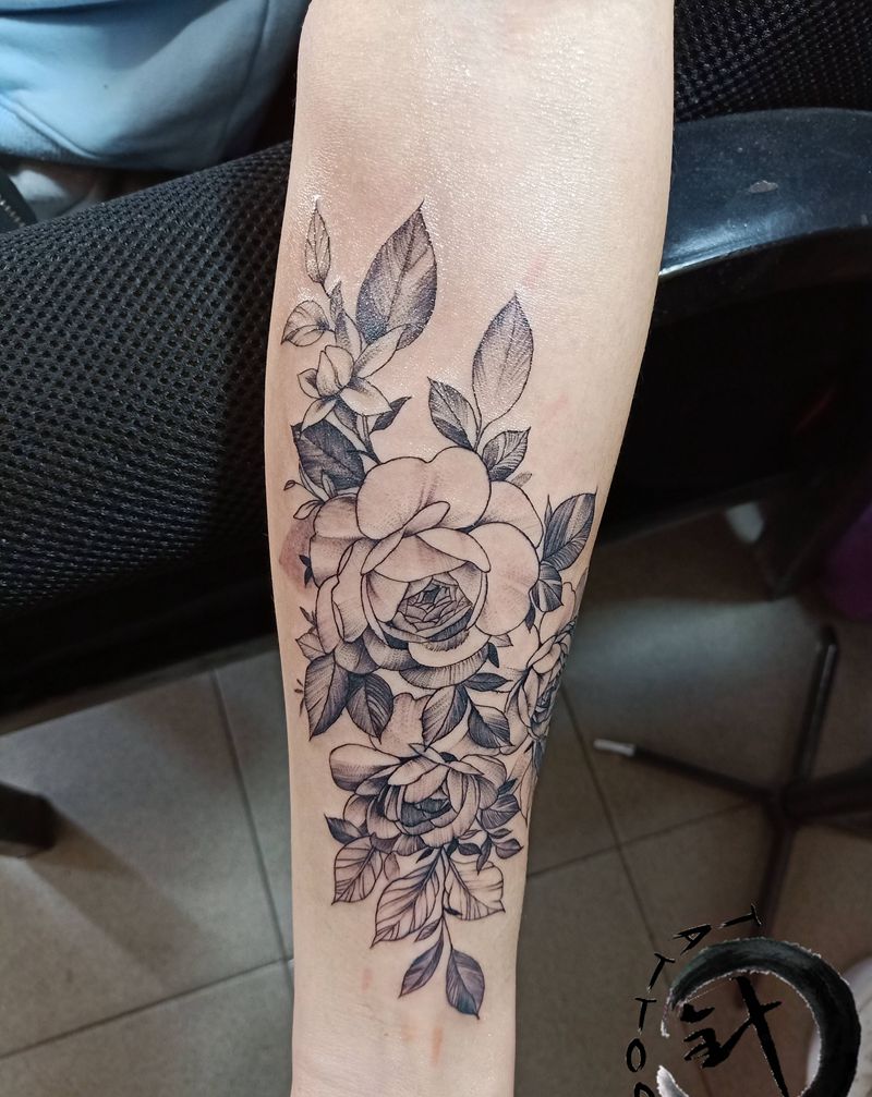 素花纹身图片_手臂素花纹身图案