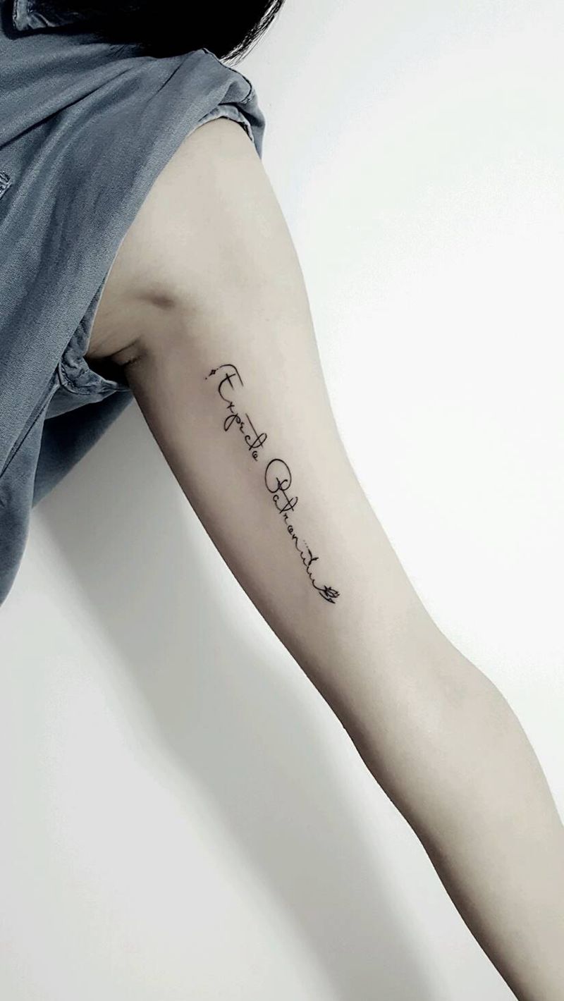 大臂英文纹身图片