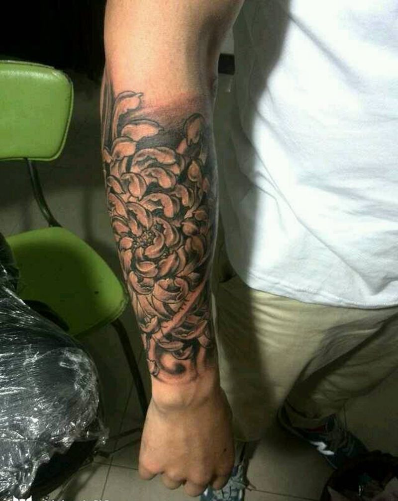 菊花臂纹身图片