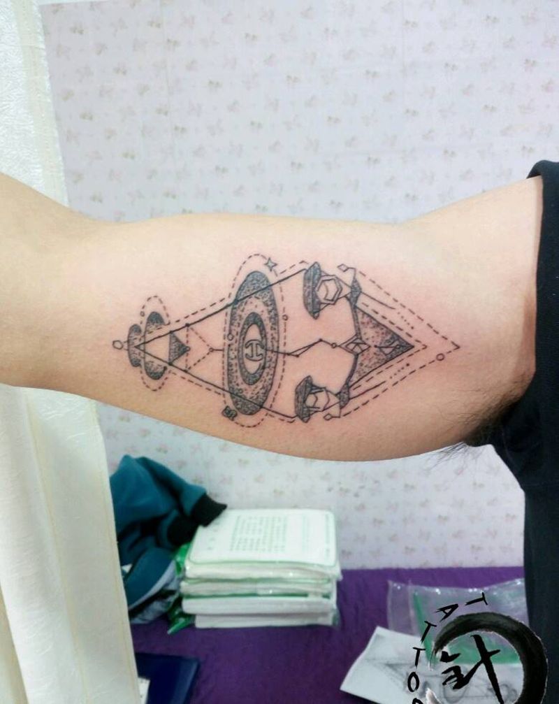 天平|宇宙纹身图片_手臂清新几何字符原创小白刺青塔图 针成品纹身图案